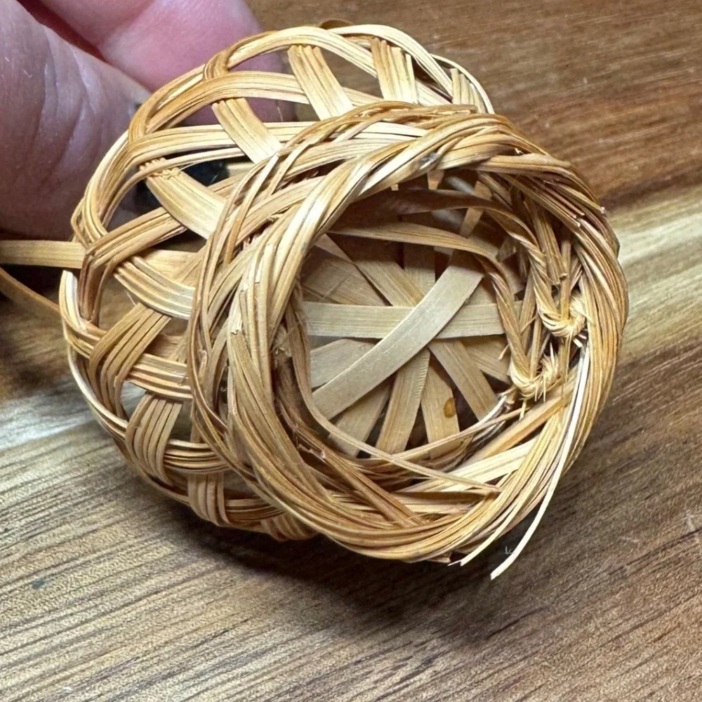 Miniature Woven Wicker Basket with Handle Natural Wood Tiny Dollhouse Decor 2in